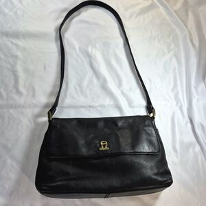Vintage Etienne Aigner Black Leather Shoulder Crossbody Bag Gold Logo Classic